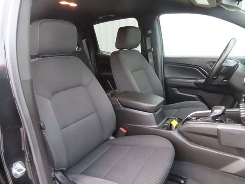Used 2023 Chevrolet Colorado LT w/ LT Convenience Package II image 25