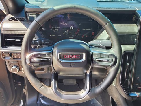 Used 2025 GMC Yukon XL AT4 w/ AT4 Premium Package AWD/4WD image 20