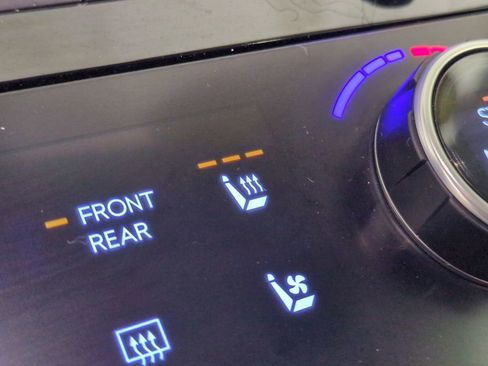 Used 2024 Hyundai Santa Fe Limited image 29