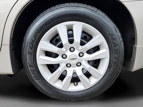 Used 2014 Nissan Altima 2.5 S w/ Display Audio Package FWD image 33