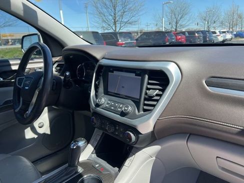 Used 2018 GMC Acadia SLT FWD image 44