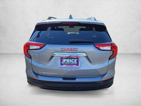 Used 2023 GMC Terrain SLE w/ Driver Convenience Package FWD image 7