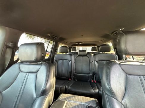 Used 2024 Jeep Wagoneer L Series II w/ Flexible Seating Group AWD/4WD image 16
