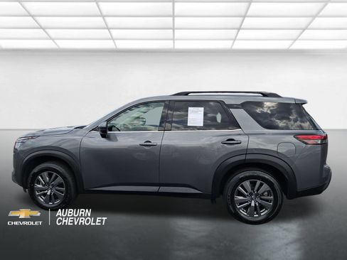 Used 2025 Nissan Pathfinder SV FWD image 6
