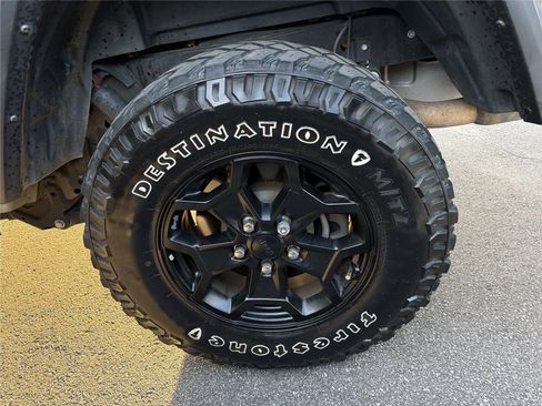 Used 2021 Jeep Gladiator Sport image 11