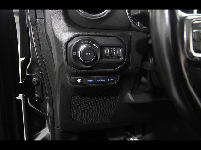 Used 2022 Jeep Wrangler Unlimited Sahara w/ Cold Weather Group AWD/4WD image 6