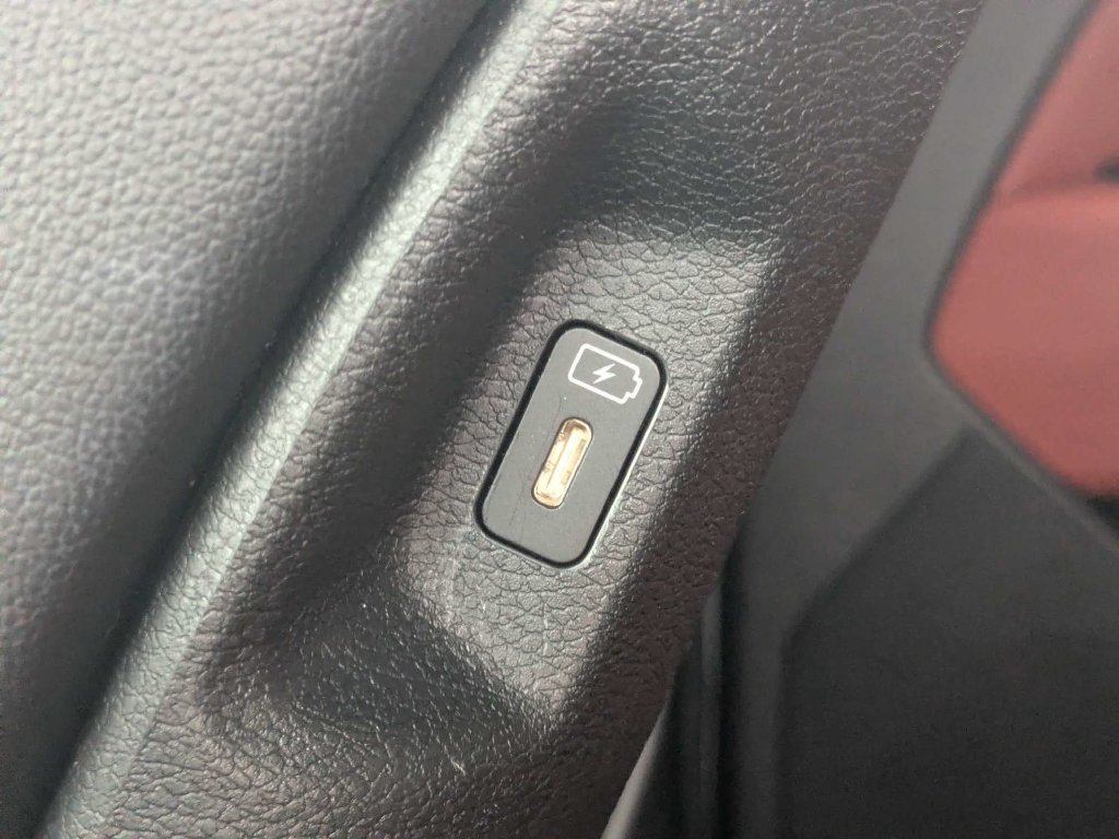 Used 2024 Kia Sportage SX FWD image 19