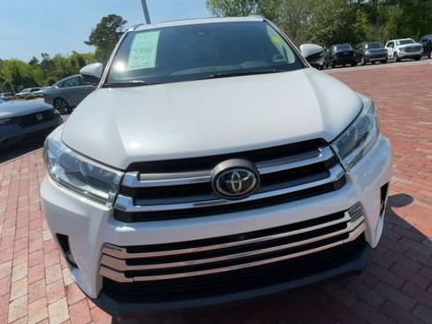 Used 2018 Toyota Highlander Limited Platinum image 4