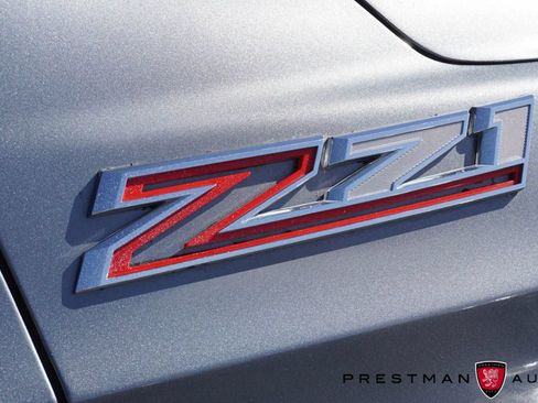Used 2021 Chevrolet Tahoe Z71 w/ Luxury Package AWD/4WD image 8