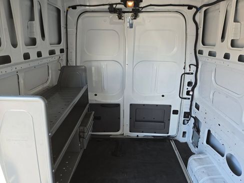 Used 2021 Nissan NV 2500 SV image 15