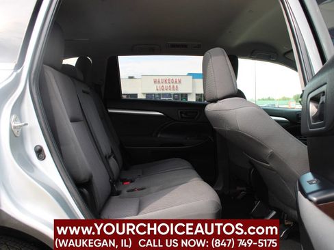 Used 2019 Toyota Highlander AWD V6 image 13