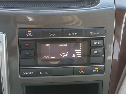 Used 2015 Nissan Quest S image 24