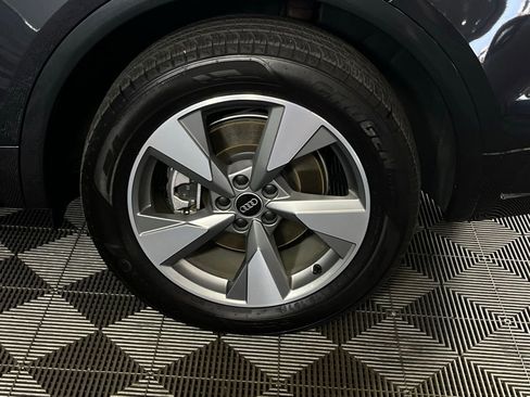 Used 2025 Audi Q5 2.0T Premium image 11