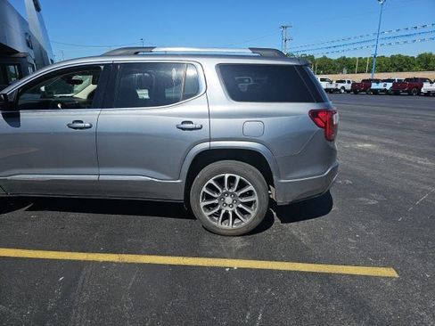 Used 2022 GMC Acadia Denali w/ Denali Technology Package FWD image 9