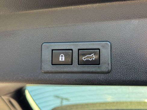 Certified 2022 Subaru Ascent Premium w/ Convenience Package image 13