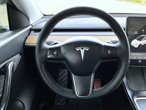 Used 2021 Tesla Model Y Long Range AWD/4WD image 11