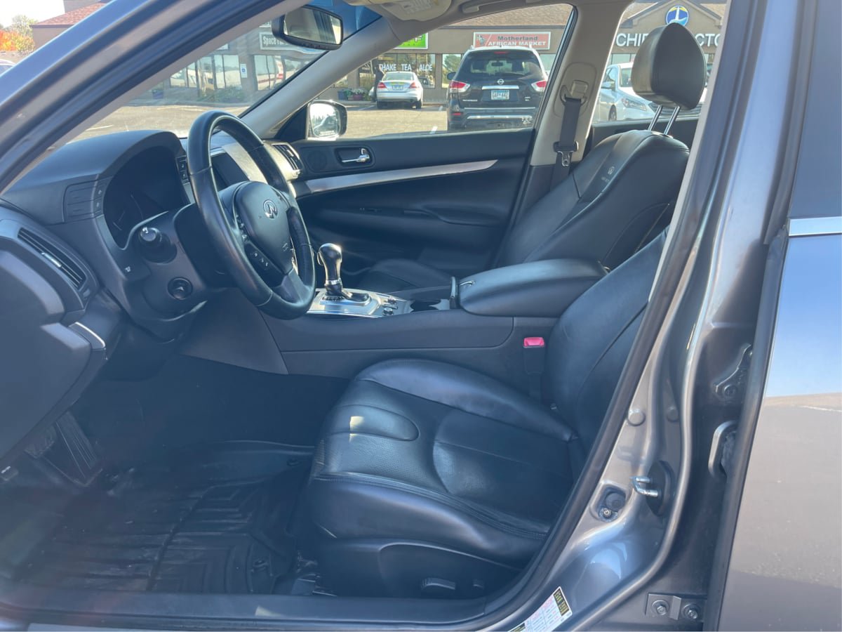 Used 2011 INFINITI G37 x Sedan w/ Premium Pkg AWD/4WD image 9