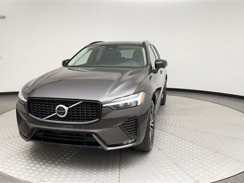 Certified 2025 Volvo XC60 B5 Plus w/ Climate Package image 7