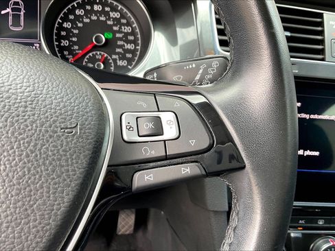 Used 2018 Volkswagen Golf SE FWD image 19