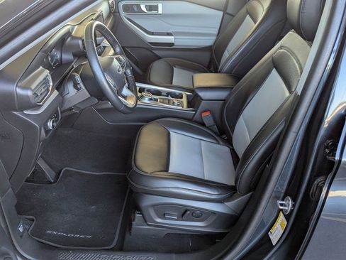 Certified 2023 Ford Explorer XLT w/ Equipment Group 202A image 4