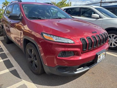 Used 2017 Jeep Cherokee Sport FWD image 2