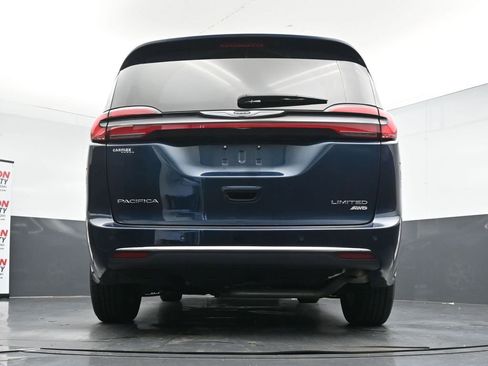 Used 2023 Chrysler Pacifica Limited image 23
