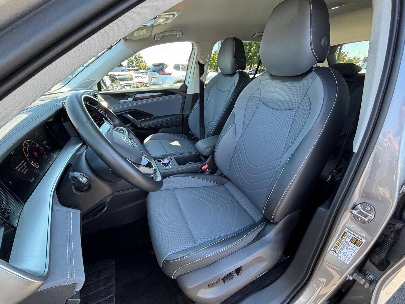 Used 2026 Volkswagen Tiguan SE AWD/4WD image 37