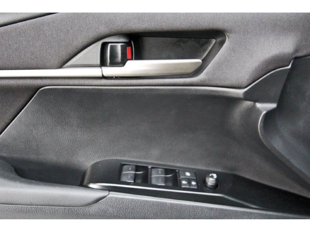 Used 2025 Toyota Camry LE FWD image 23
