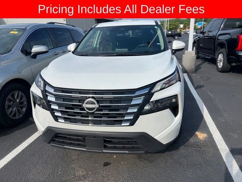 Used 2025 Nissan Rogue SV AWD/4WD image 1