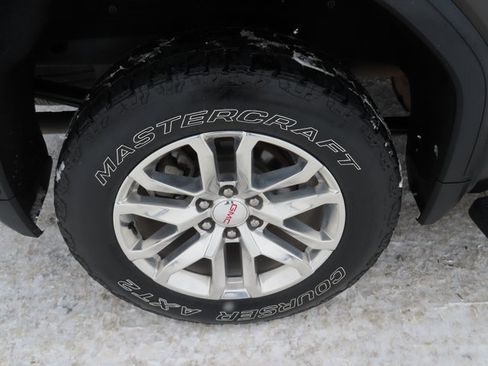 Used 2019 GMC Sierra 1500 SLT w/ SLT Premium Plus Package image 16