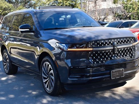 New 2025 Lincoln Navigator Black Label image 3