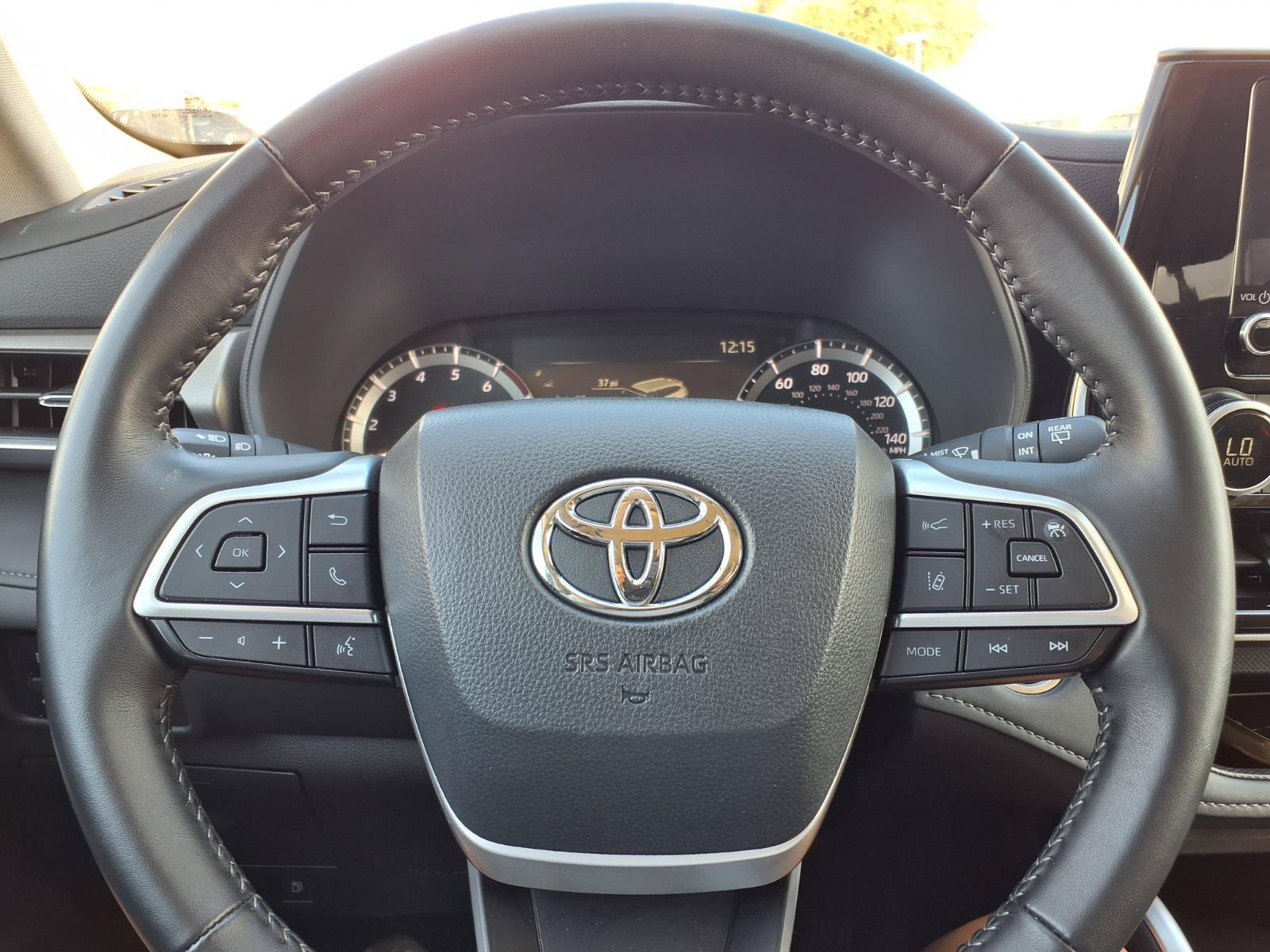 Certified 2025 Toyota Highlander LE FWD image 22