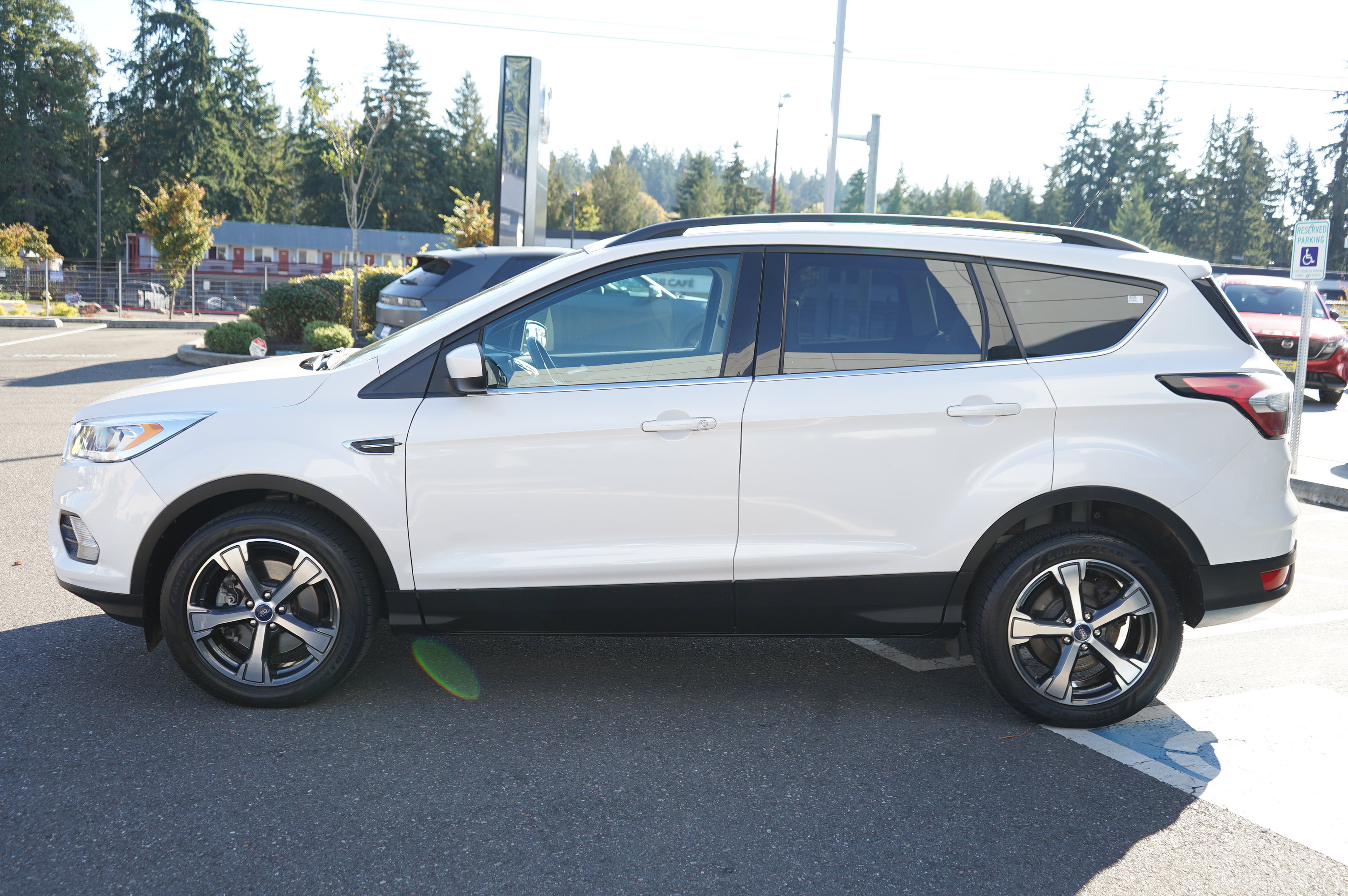 Used 2018 Ford Escape SEL AWD/4WD image 7