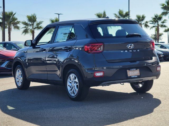 New 2026 Hyundai Venue SE FWD image 3