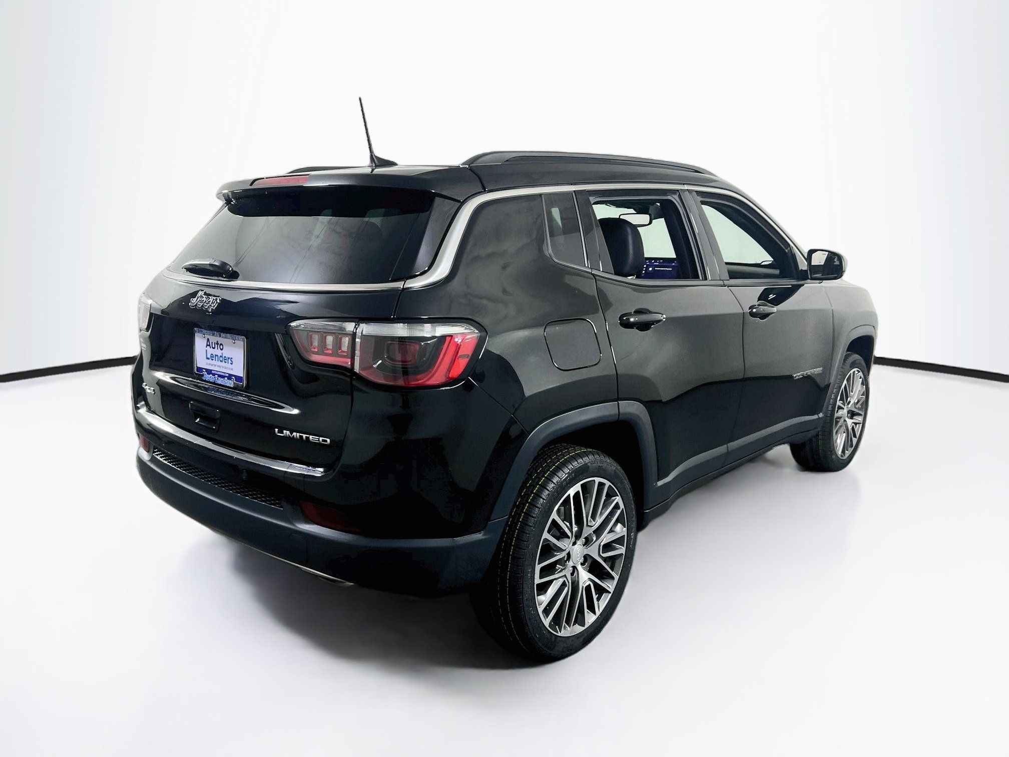 Used 2023 Jeep Compass Limited w/ Elite Group AWD/4WD image 5