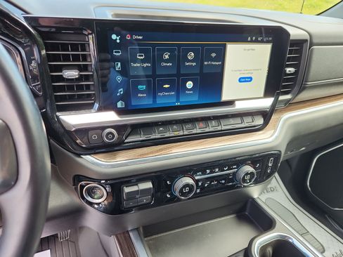 Used 2023 Chevrolet Silverado 1500 RST AWD/4WD image 28