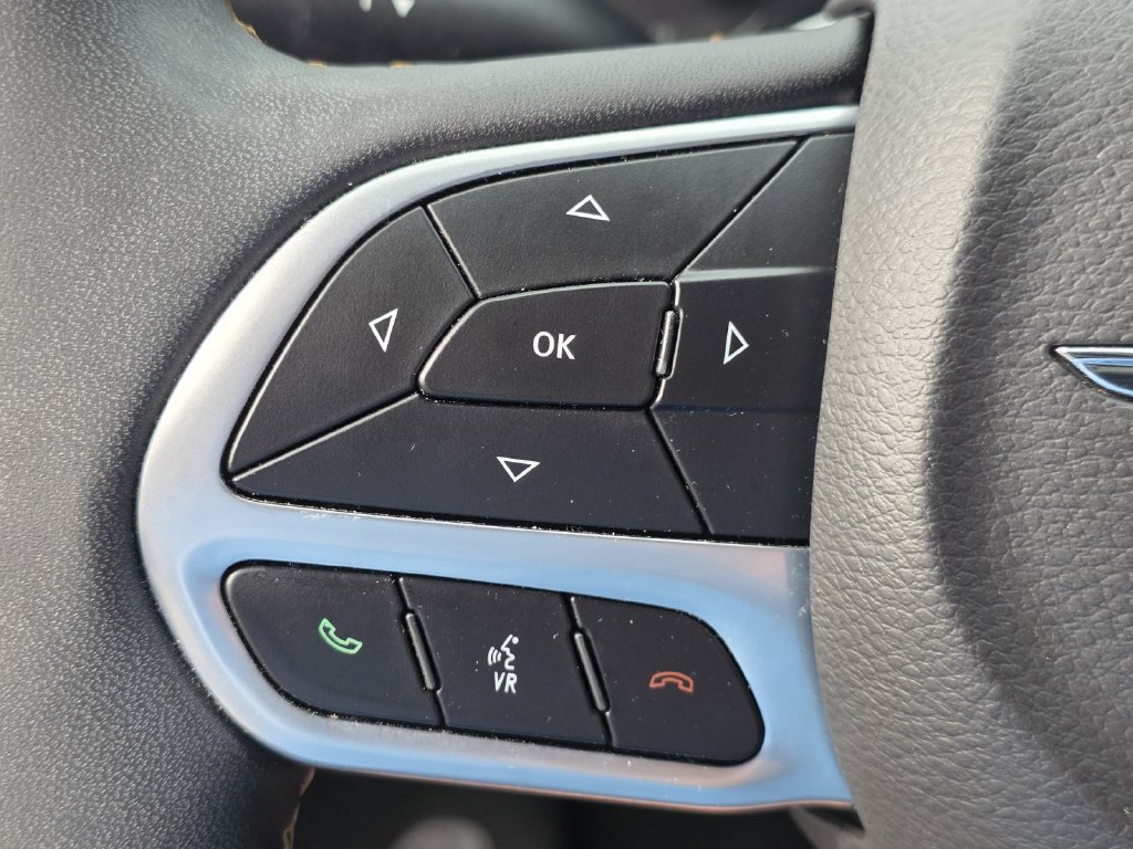 Used 2022 Chrysler Pacifica Pinnacle FWD image 37