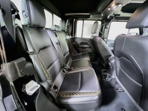 Used 2022 Jeep Gladiator Overland AWD/4WD image 26