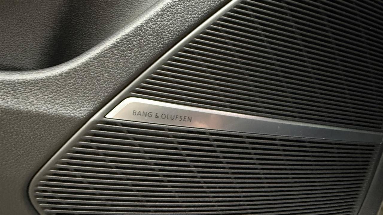 Used 2023 Audi Q8 Premium Plus AWD/4WD image 24