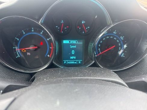 Used 2013 Chevrolet Cruze LTZ image 35