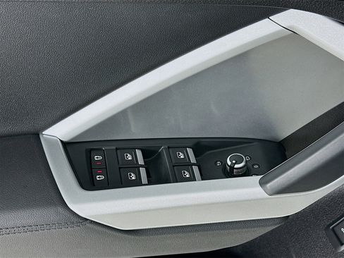 Used 2021 Audi Q3 2.0T Premium Plus w/ Premium Plus Package image 19