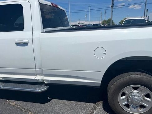 Used 2022 RAM 2500 Big Horn AWD/4WD image 9