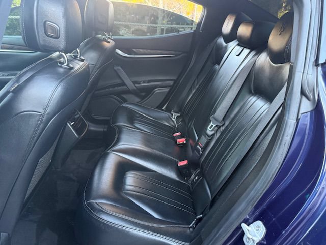 Used 2015 Maserati Ghibli RWD image 37
