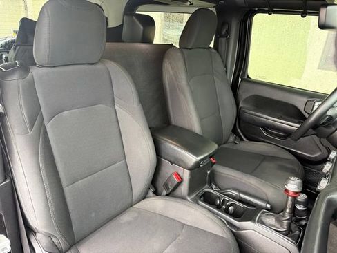 Used 2022 Jeep Wrangler Sport AWD/4WD image 7