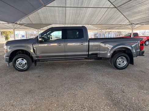 Used 2025 Ford F350 Platinum w/ Platinum Plus Package image 4