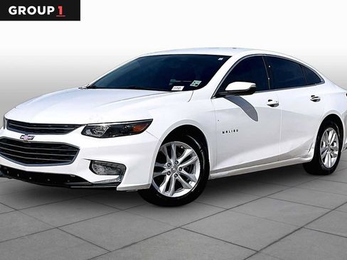 Used 2018 Chevrolet Malibu LT FWD image 1