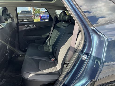 Used 2025 Kia Sportage SX Prestige AWD/4WD image 25