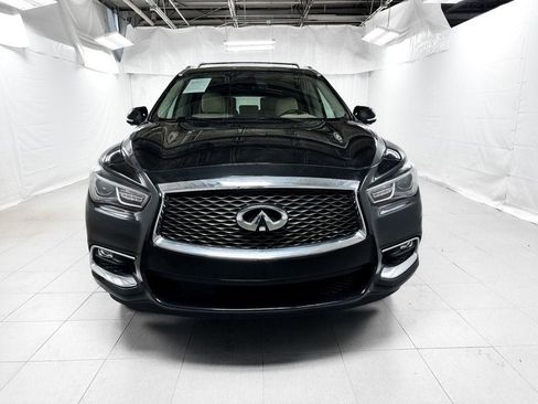 Used 2019 INFINITI QX60 Luxe w/ Essential Package image 2