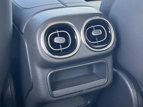 Used 2025 Mercedes-Benz GLC 300 image 14