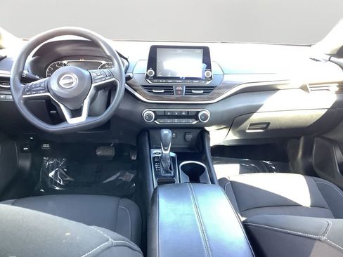 Used 2024 Nissan Altima 2.5 SV image 16